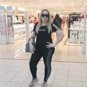 Meet your Posher, Annia